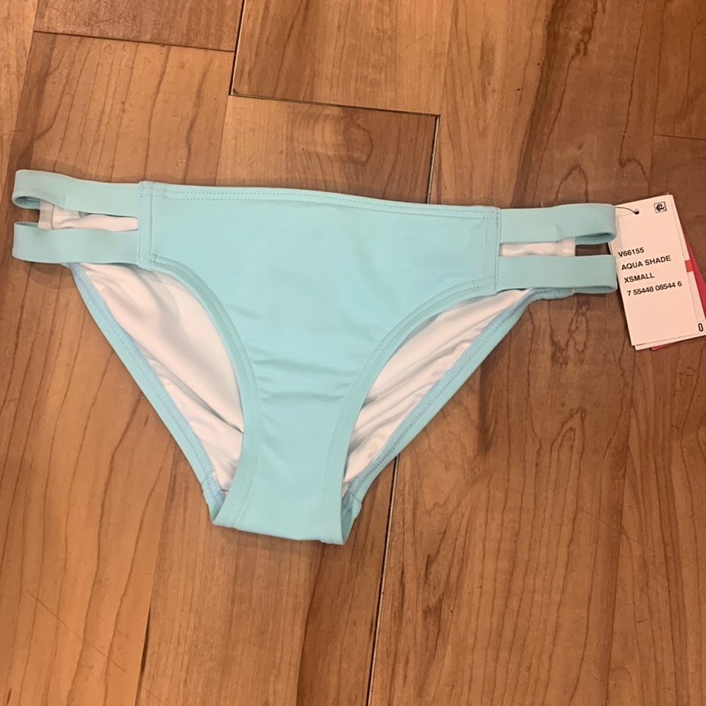 NWT Vince Camuto swim bottom